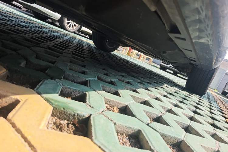 Used Land Rover Discovery Sport 2020 249 PS R-Dynamic Performance Edition Chassis Front Left