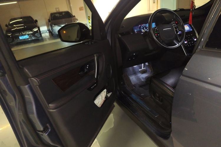 Used Land Rover Discovery Sport 2020 249 PS R-Dynamic Performance Tech Edition 5 Seats Driver Seat