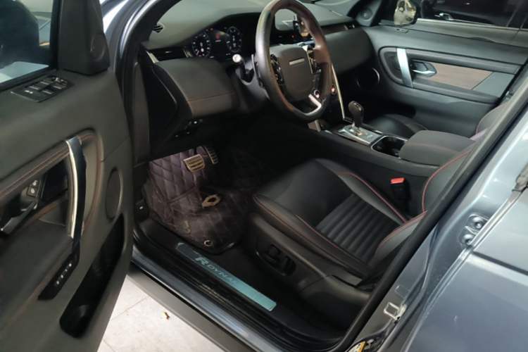 Used Land Rover Discovery Sport 2020 249 PS R-Dynamic Performance Tech Edition 7 Seats Driver Seat