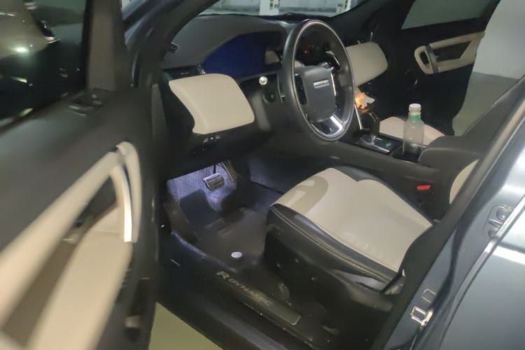 Used Land Rover Discovery Sport 2020 249 PS R-Dynamic Performance Tech Edition 5 Seats Driver Seat