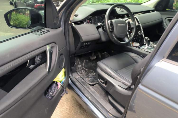 Used Land Rover Discovery Sport 2020 200 PS Family Edition Driver Seat