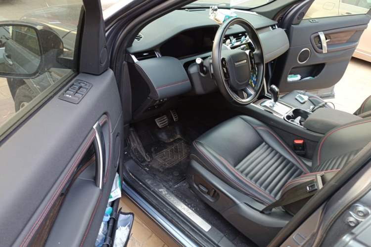Used Land Rover Discovery Sport 2020 249 PS R-Dynamic Performance Edition Driver Seat