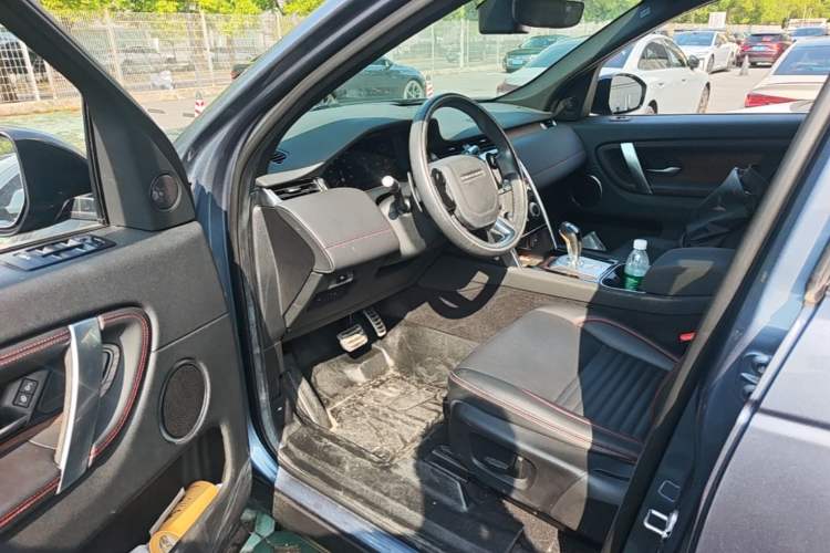Used Land Rover Discovery Sport 2020 249 PS R-Dynamic Performance Edition Driver Seat