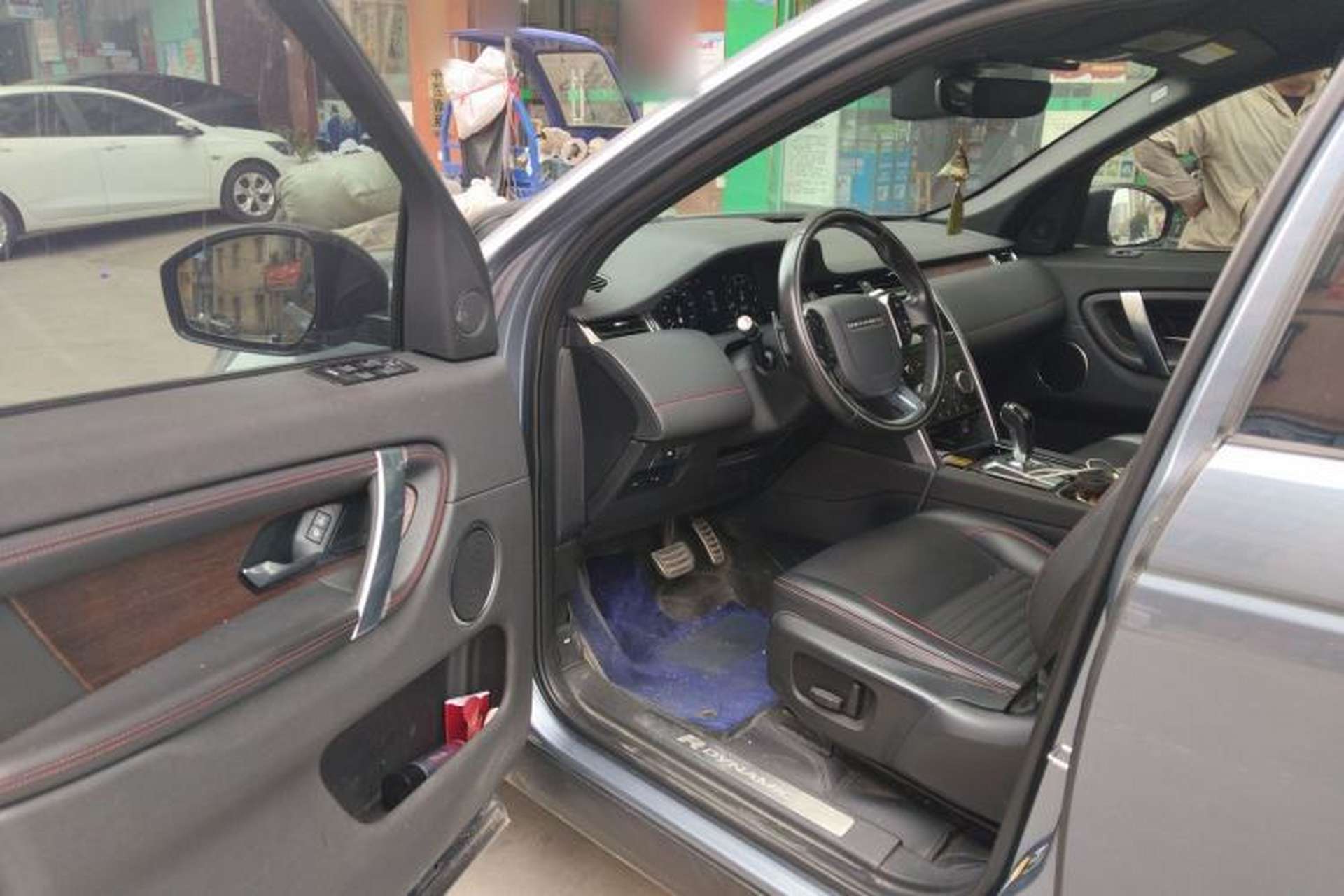 Used Land Rover Discovery Sport 2020 249 PS R-Dynamic Performance Edition Driver Seat