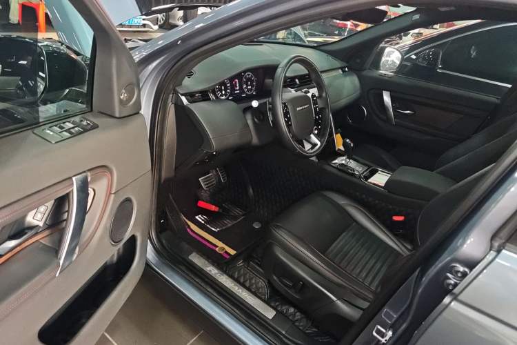 Used Land Rover Discovery Sport 2020 249 PS R-Dynamic Performance Edition Driver Seat