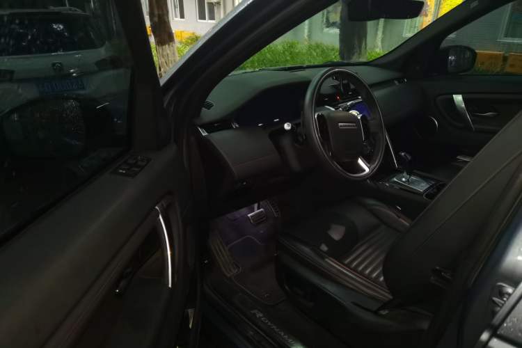 Used Land Rover Discovery Sport 2020 249 PS R-Dynamic Performance Edition Driver Seat