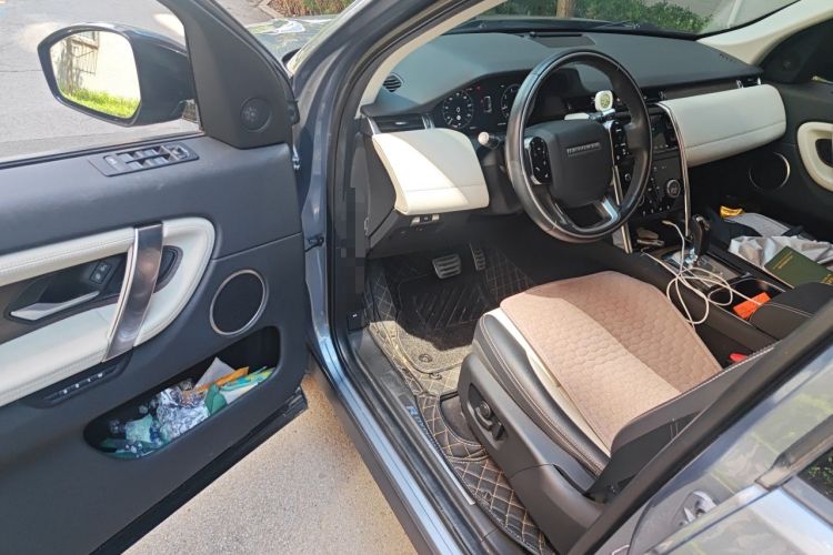 Used Land Rover Discovery Sport 2020 249 PS R-Dynamic Performance Edition Driver Seat