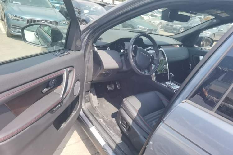 Used Land Rover Discovery Sport 2020 249 PS R-Dynamic Performance Tech Edition 5 Seats Driver Seat