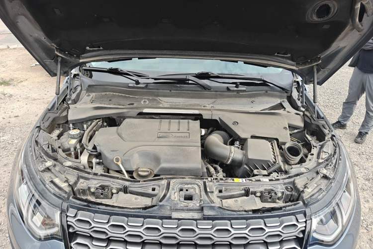 Used Land Rover Discovery Sport 2020 249 PS R-Dynamic Performance Edition Engine Bay