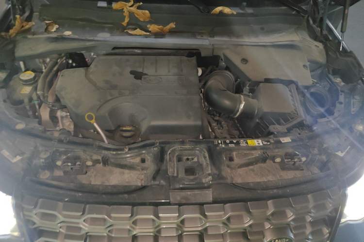 Used Land Rover Discovery Sport 2020 249 PS R-Dynamic Performance Edition Engine Bay