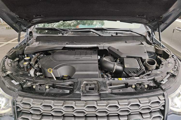 Used Land Rover Discovery Sport 2020 249 PS R-Dynamic Performance Edition Engine Bay