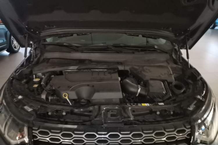 Used Land Rover Discovery Sport 2020 249 PS R-Dynamic Performance Edition Engine Bay