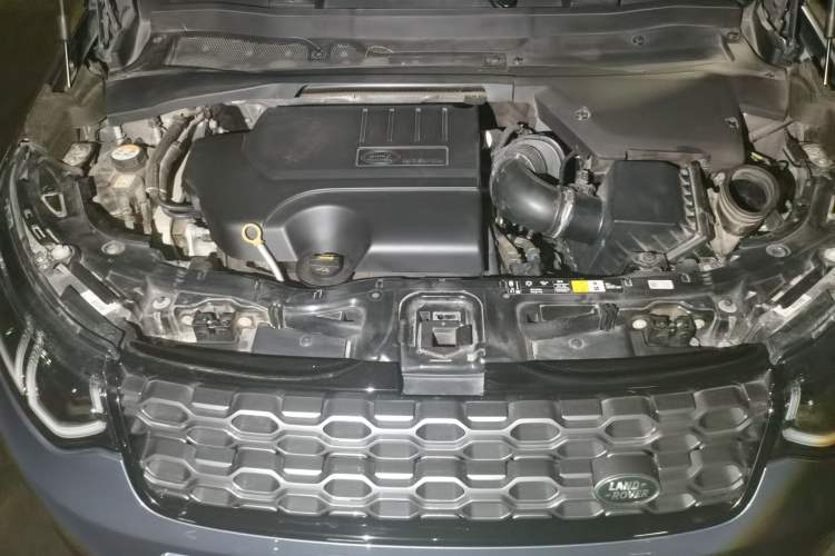 Used Land Rover Discovery Sport 2020 249 PS R-Dynamic Performance Edition Engine Bay