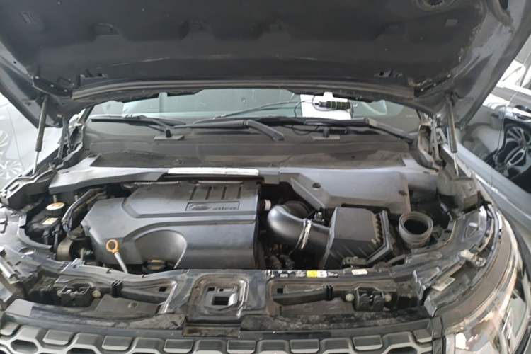 Used Land Rover Discovery Sport 2020 249 PS R-Dynamic Performance Edition Engine Bay