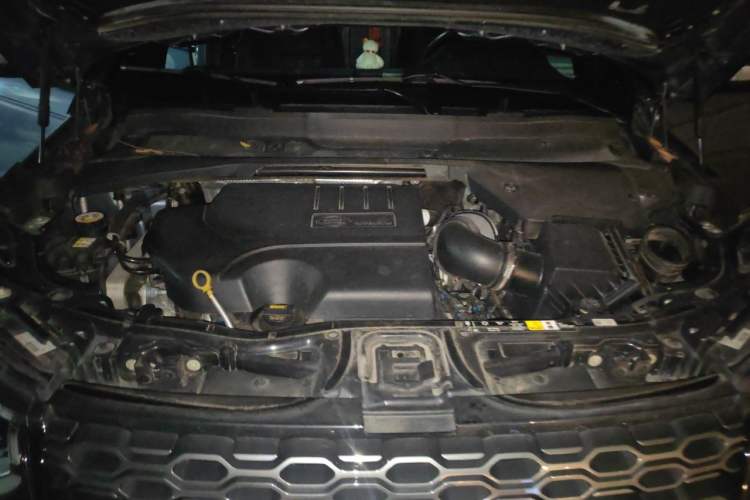 Used Land Rover Discovery Sport 2020 249 PS R-Dynamic Performance Tech Edition 5 Seats Engine Bay