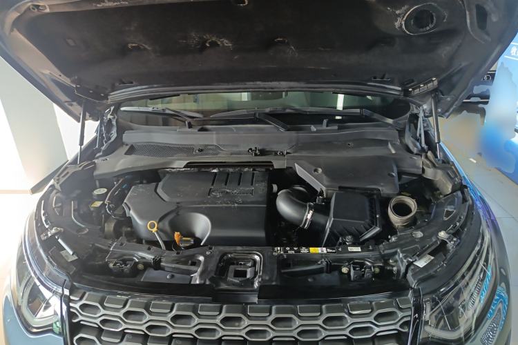 Used Land Rover Discovery Sport 2020 249 PS R-Dynamic Performance Edition Engine Bay