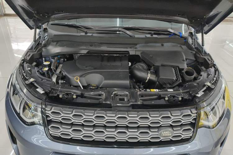 Used Land Rover Discovery Sport 2020 249 PS R-Dynamic Performance Edition Engine Bay