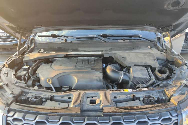 Used Land Rover Discovery Sport 2020 249 PS R-Dynamic Performance Tech Edition 7 Seats Engine Bay
