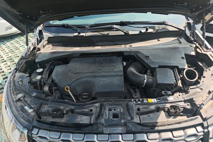 Used Land Rover Discovery Sport 2020 249 PS R-Dynamic Performance Edition Engine Bay
