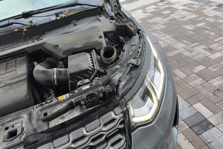 Used Land Rover Discovery Sport 2020 249 PS R-Dynamic Performance Edition Engine Bay Left