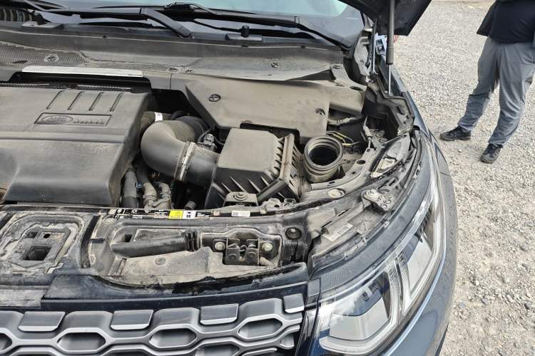 Used Land Rover Discovery Sport 2020 249 PS R-Dynamic Performance Edition Engine Bay Left