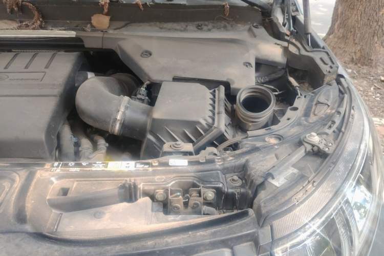 Used Land Rover Discovery Sport 2020 249 PS R-Dynamic Performance Edition Engine Bay Left