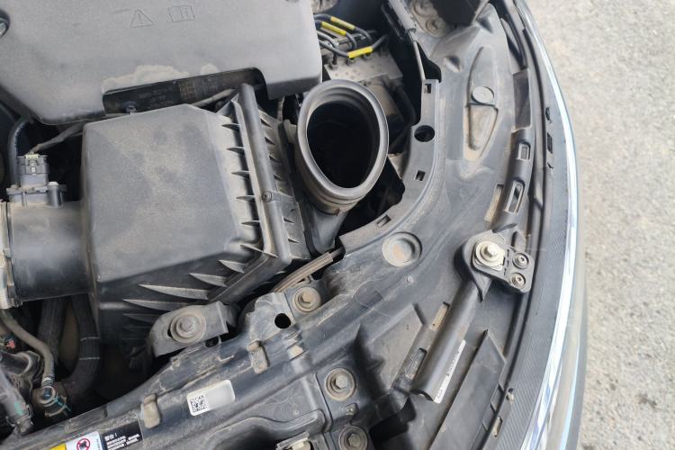 Used Land Rover Discovery Sport 2020 249 PS R-Dynamic Performance Edition Engine Bay Left