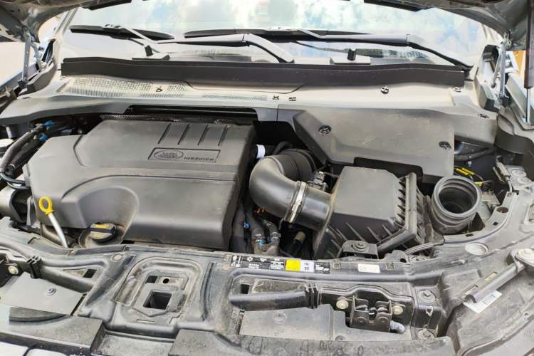 Used Land Rover Discovery Sport 2020 249 PS R-Dynamic Performance Edition Engine Bay Left