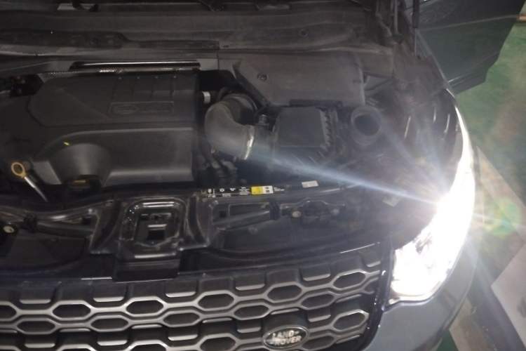 Used Land Rover Discovery Sport 2020 249 PS R-Dynamic Performance Edition Engine Bay Left