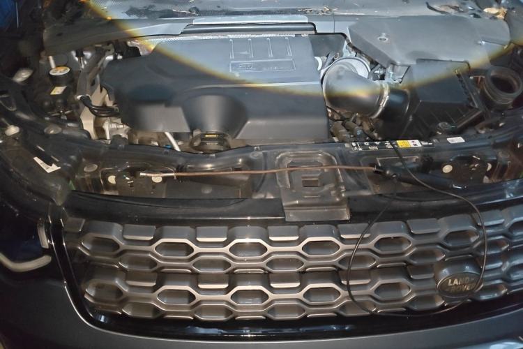 Used Land Rover Discovery Sport 2020 249 PS R-Dynamic Performance Edition Engine Bay
