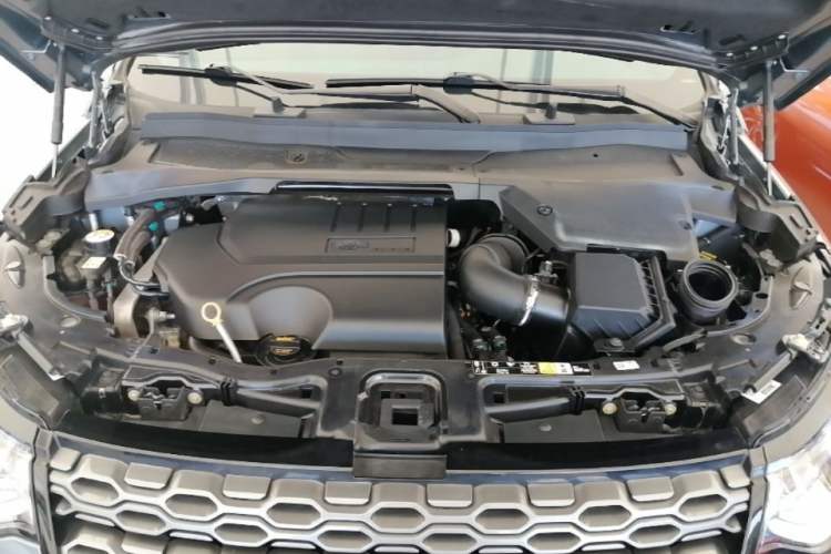 Used Land Rover Discovery Sport 2020 249 PS R-Dynamic Performance Edition Engine Bay