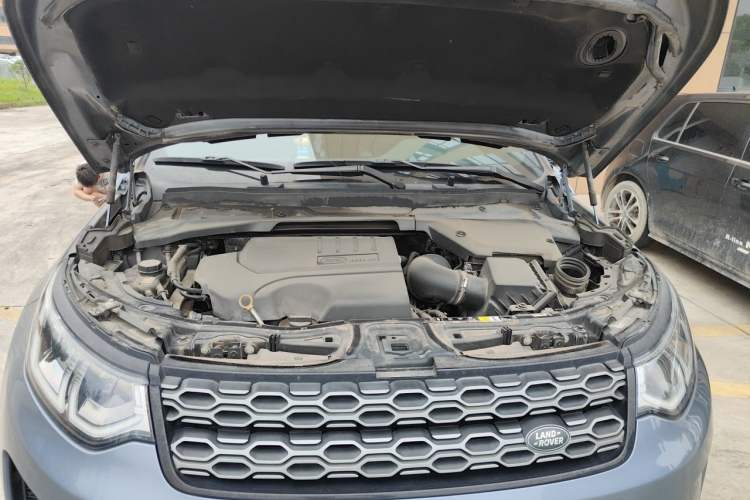 Used Land Rover Discovery Sport 2020 249 PS R-Dynamic Performance Edition Engine Bay