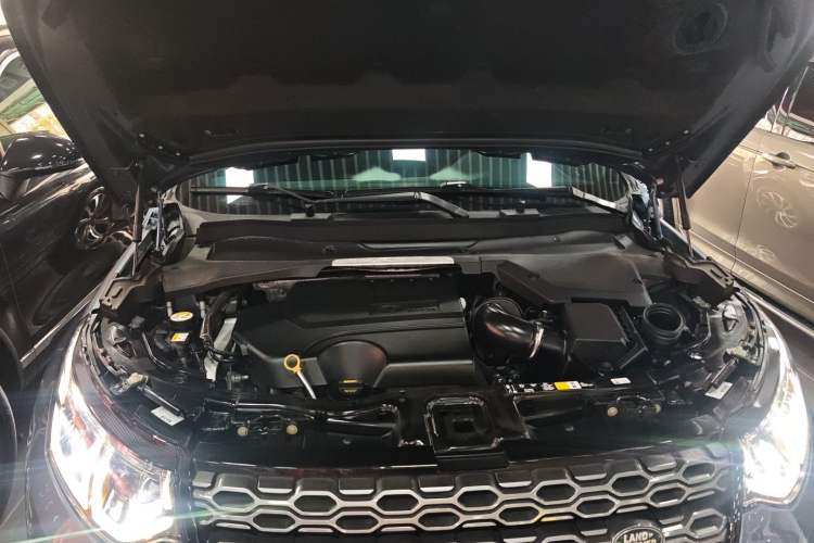 Used Land Rover Discovery Sport 2020 249 PS R-Dynamic Performance Edition Engine Bay