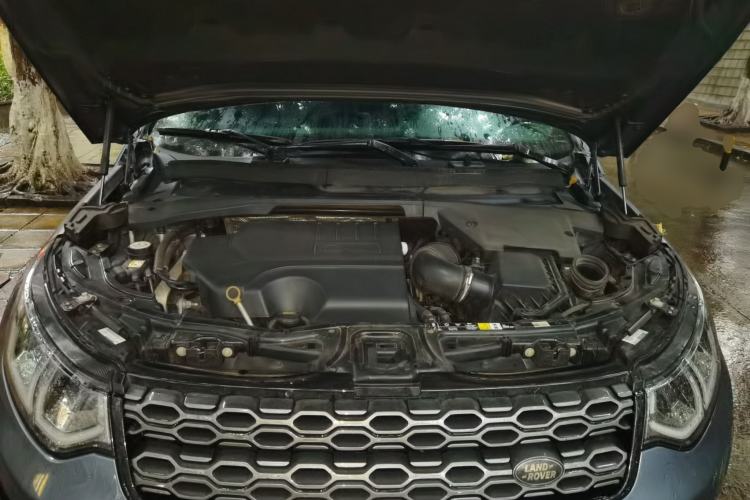 Used Land Rover Discovery Sport 2020 249 PS R-Dynamic Performance Edition Engine Bay