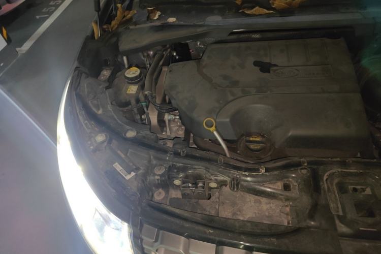 Used Land Rover Discovery Sport 2020 249 PS R-Dynamic Performance Edition Engine Bay Right