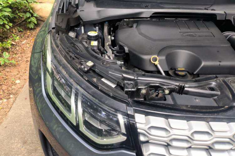 Used Land Rover Discovery Sport 2020 200 PS Family Edition Engine Bay Right
