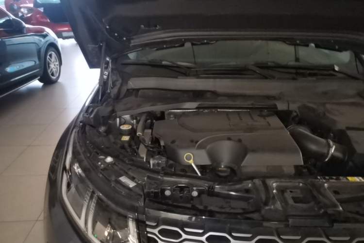 Used Land Rover Discovery Sport 2020 249 PS R-Dynamic Performance Edition Engine Bay Right