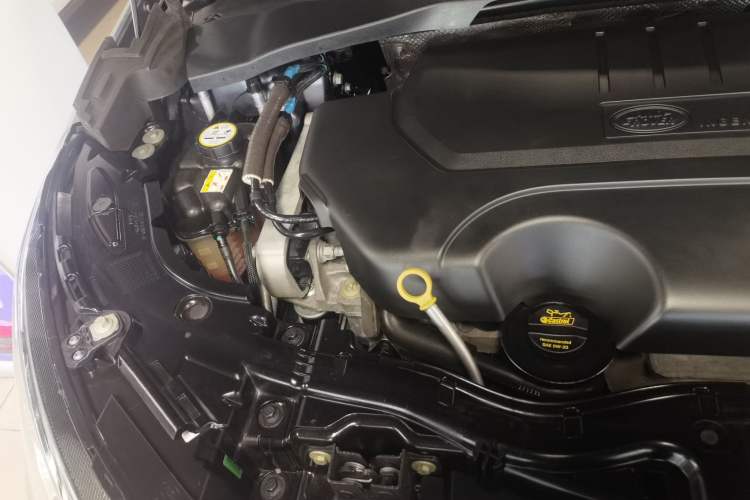 Used Land Rover Discovery Sport 2020 200 PS Family Edition Engine Bay Right