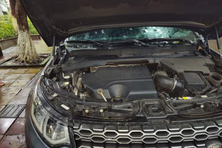 Used Land Rover Discovery Sport 2020 249 PS R-Dynamic Performance Edition Engine Bay Right