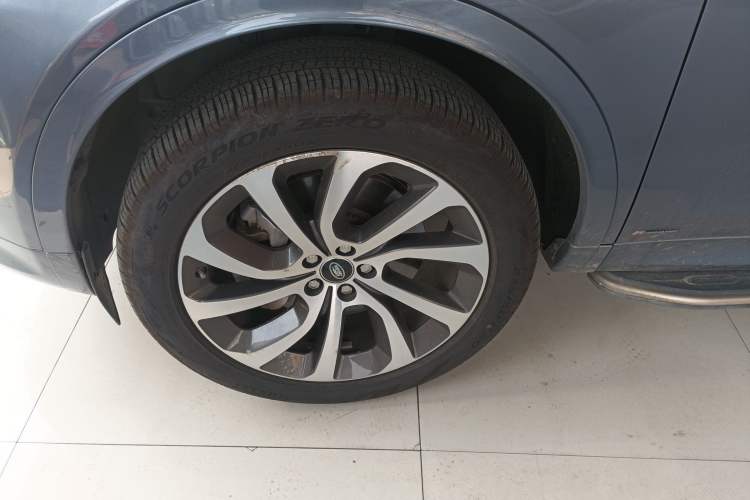 Used Land Rover Discovery Sport 2020 249 PS R-Dynamic Performance Edition Exterior 2
