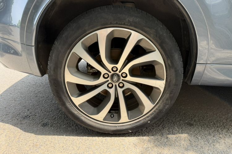 Used Land Rover Discovery Sport 2020 249 PS R-Dynamic Performance Edition Exterior 3