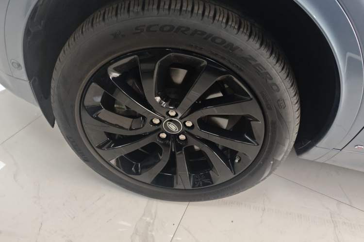 Used Land Rover Discovery Sport 2020 249 PS R-Dynamic Performance Tech Edition 7 Seats Exterior 4
