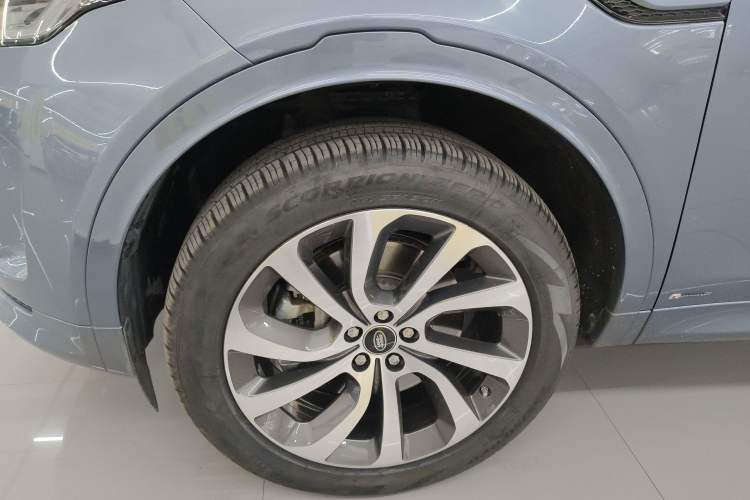 Used Land Rover Discovery Sport 2020 249 PS R-Dynamic Performance Edition Exterior 4