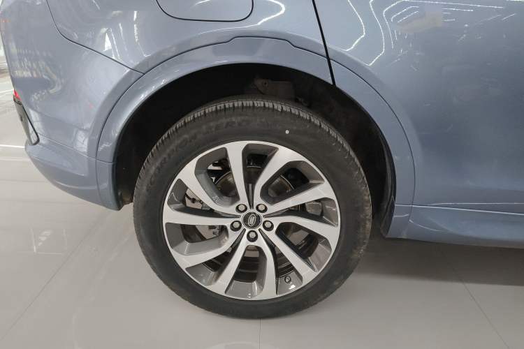 Used Land Rover Discovery Sport 2020 249 PS R-Dynamic Performance Edition Exterior 5