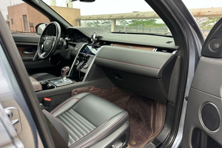 Used Land Rover Discovery Sport 2020 249 PS R-Dynamic Performance Edition Exterior 9