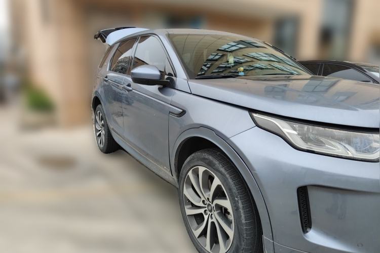 Used Land Rover Discovery Sport 2020 249 PS R-Dynamic Performance Edition Front Right 45 Deg