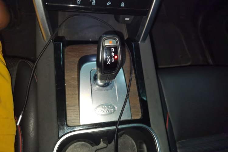 Used Land Rover Discovery Sport 2020 249 PS R-Dynamic Performance Edition Gear Lever