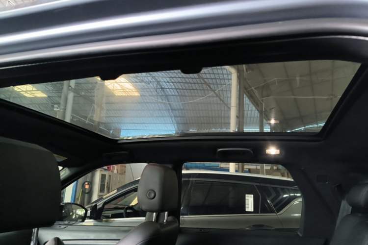 Used Land Rover Discovery Sport 2020 249 PS R-Dynamic Performance Tech Edition 7 Seats Headliner