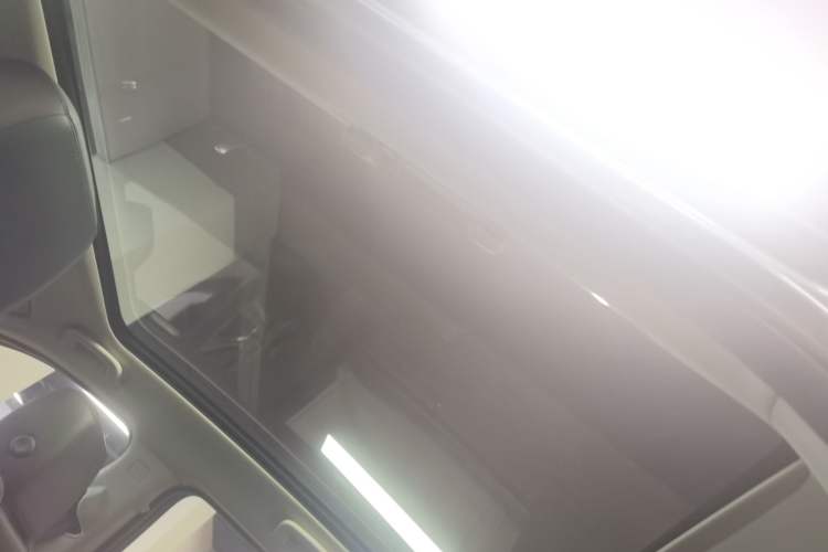 Used Land Rover Discovery Sport 2020 200 PS Family Edition Headliner