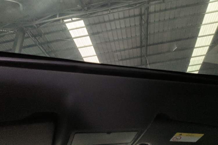 Used Land Rover Discovery Sport 2020 249 PS R-Dynamic Performance Edition Headliner